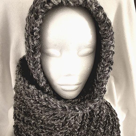 Hand Crafted chunky knit unisex charcoal gray ribbed scarf - Picture 2 of 6